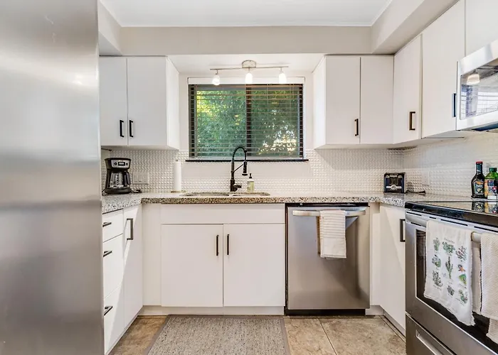 Apartment West *